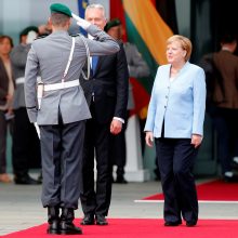 G. Nausėda prabilo vokiškai ir pakvietė A. Merkel į Kuršių neriją
