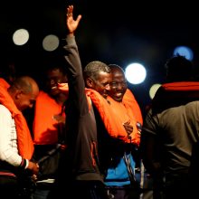 Prie Maltos krantų iš valčių išgelbėti šimtai migrantų