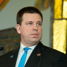 Estijos premjeras atsiribojo nuo komentarų apie tariamas manipuliacijas per Seimo rinkimus