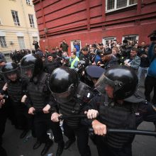 Rusijoje – protestai: žmonės skandavo „Mes čia valdžia!“ ir „Putinas – vagis!“