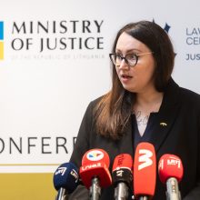 Ministrė: turime dėti visas pastangas, kad tyrimai dėl karo nusikaltimų nežlugtų