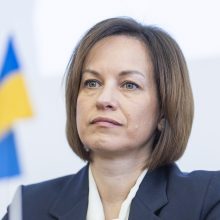 Ukrainos ir Lietuvos ministrės pasirašė manifestą dėl Rusijos veiksmų grobiant vaikus