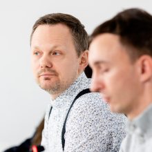 Trys vienos lyties poros kreipiasi į teismą: nori įteisinti santuoką Lietuvoje