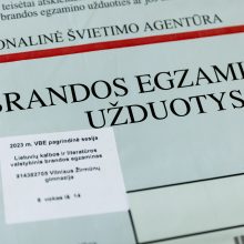 Lietuvių kalbos ir literatūros egzaminu prasidėjo brandos egzaminų sesija