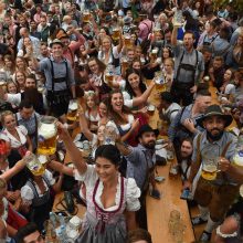 Miunchene liejasi alus: prasidėjo kasmetinis festivalis „Oktoberfest“