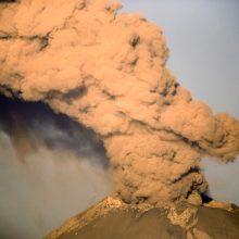 Meksika įbauginta: išsiveržė vienas pavojingiausių pasaulio ugnikalnių