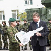 Lietuvos kariuomenei perduoti šarvuočiai „Boxer“ vadinsis „Vilkais“