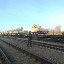 Atvyksta JAV bataliono kovinė technika: tankai – jau Lietuvoje