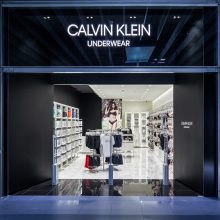 Vilniaus „Akropolyje“ atidarytos „Tommy Hilfiger“ ir „Calvin Klein“ parduotuvės