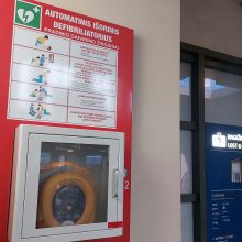Šalies oro uostų keleivių terminaluose – 15 naujų automatizuotų defibriliatorių