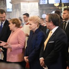 Prezidentė dalyvavo E. Macrono apdovanojimo iškilmėse