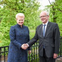 D. Grybauskaitė stiprina santykius su kaimynais estais