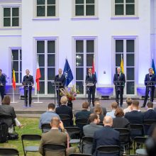 J. Stoltenbergas: NATO pasirengusi gintis nuo Maskvos ar Minsko