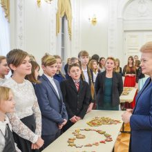 Į Prezidentūrą sugužėjo kaimyninėse šalyse gyvenančių lietuvių vaikai