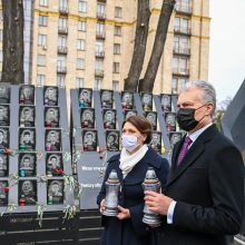 G. Nausėda Ukrainoje sulaukė klausimų dėl skiepijimo „AstraZeneca“ vakcina sustabdymo
