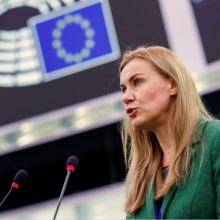 ES komisarė: ES sankcijos Rusijos naftai ją paveiks labiau nei Bendrijos valstybes