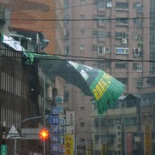 Taivane siaučiant taifūnui „Matmo“ sužeisti devyni žmonės