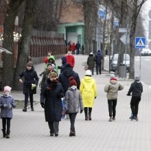 Į Palangą plūsta būriai poilsiautojų: žmonės išsiilgę atokvėpio prie jūros