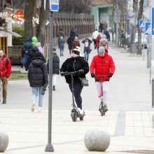 Į Palangą plūsta būriai poilsiautojų: žmonės išsiilgę atokvėpio prie jūros