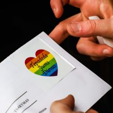 Prieš neapykantos kurstymą – LGBT akcija „Tepadeda Jums Dievas“