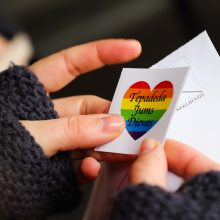 Prieš neapykantos kurstymą – LGBT akcija „Tepadeda Jums Dievas“