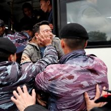 Neramumai Kazachstane: per protestus sulaikyti šimtai žmonių