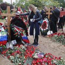 Povandeniniame laive žuvę rusų jūreiviai palaidoti kaip herojai