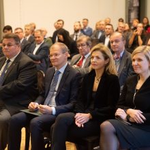 Ministras L. Linkevičius skatina išnaudoti verslo galimybes Azijoje