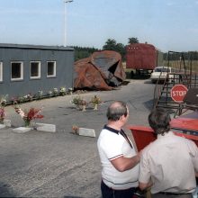 Medininkų žudynių aukų artimieji gedi žuvusiųjų, pasigenda teisingumo