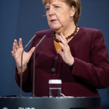 A. Merkel 15-ojo kancleriavimo jubiliejaus proga – ir sveikinimai, ir kandžios replikos