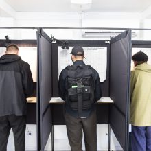 Lukiškių aikštėje – rinkėjų eilės: tenka laukti ir ne vieną valandą