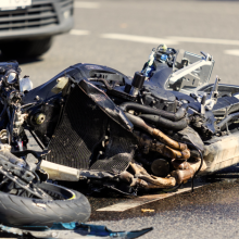 Panevėžyje per avariją sužalotas motociklininkas