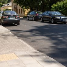 Vilniaus gatvėse verda darbai: per mėnesį paklota 15 km naujo asfalto