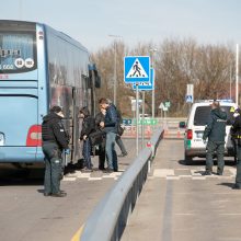 Šimtai žmonių iš viešbučių paleidžiami karantinuotis į namus