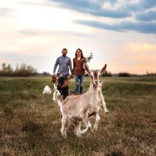 Jaunos poros gyvenimą kaime paįvairina ožkų draugija
