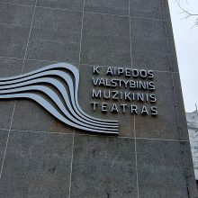 Klaipėdos valstybinio muzikinio teatro pavadinime trūksta vienos raidės