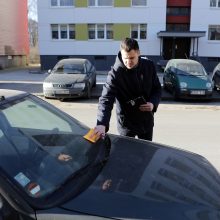 Iš Klaipėdos daugiabučių kiemų išvežė 33 apleistas mašinas