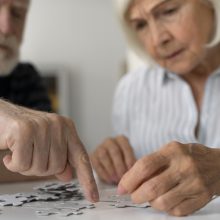 Lietuvos mokslininkai – apie naujus vaistus sergantiems Alzheimeriu: sukelia pašalinius simptomus
