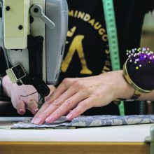 Tekstilininkų bėdos tęsiasi: mažėja klientų, trūksta siuvėjų