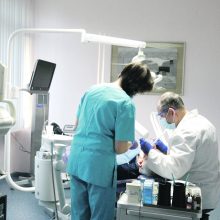Kurs onkologiniams ligoniams palankių odontologijos klinikų tinklą