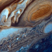 Žymusis Jupiterio uraganas įkaitina net iki 1500°C laipsnių