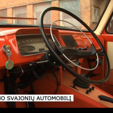 92-ejų kaunietis svajonių automobilį pasigamino pats