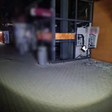 Policija apie susprogdintą bankomatą: to Alytuje nėra buvę
