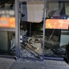 Policija apie susprogdintą bankomatą: to Alytuje nėra buvę
