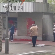 Lenkijos ambasada Maskvoje aplieta raudonais dažais