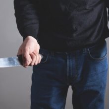 Konfliktas Biržų rajone: vyras moteriai grasino peiliu