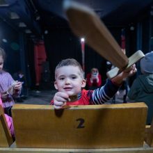 Karo atspindžiai Lvivo lėlių teatre – spektakliai slėptuvėje ir košmarų kamuojami pabėgėliai