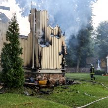 Naktį sudegė Balbieriškio bažnyčia, pražuvo bent 12 kultūros vertybių 