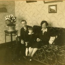 1929 m.: Tūbelių šeima jos nuomotame bute Kaune