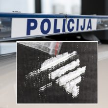 Kaune sulaikyti du vaikinai: vieno jų krepšyje – narkotikai, smulkintuvas ir svarstyklės